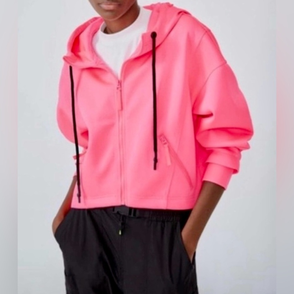 Zara ,Neon pink cropped hoodie,size M,Used in good condition